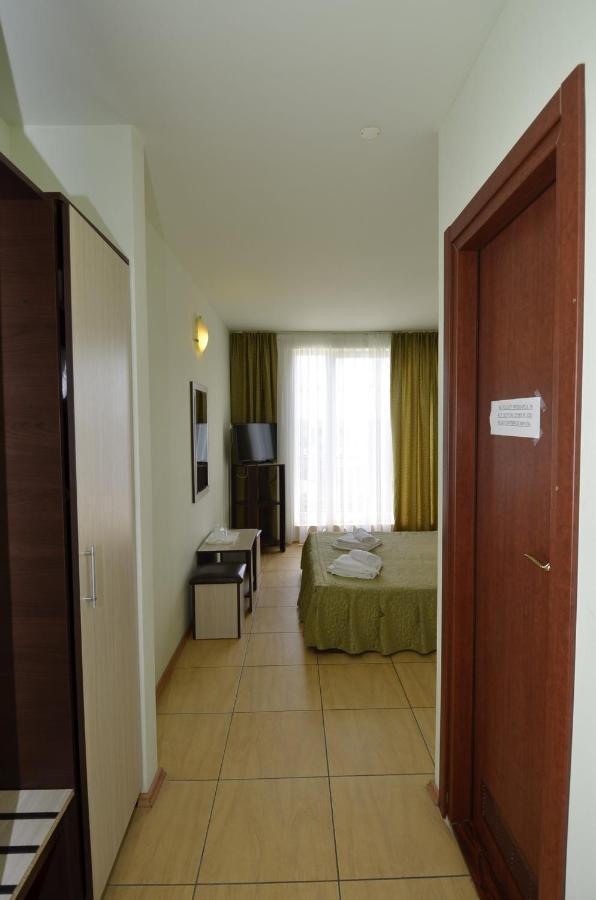Hotel Intim 科斯蒂内什蒂 外观 照片